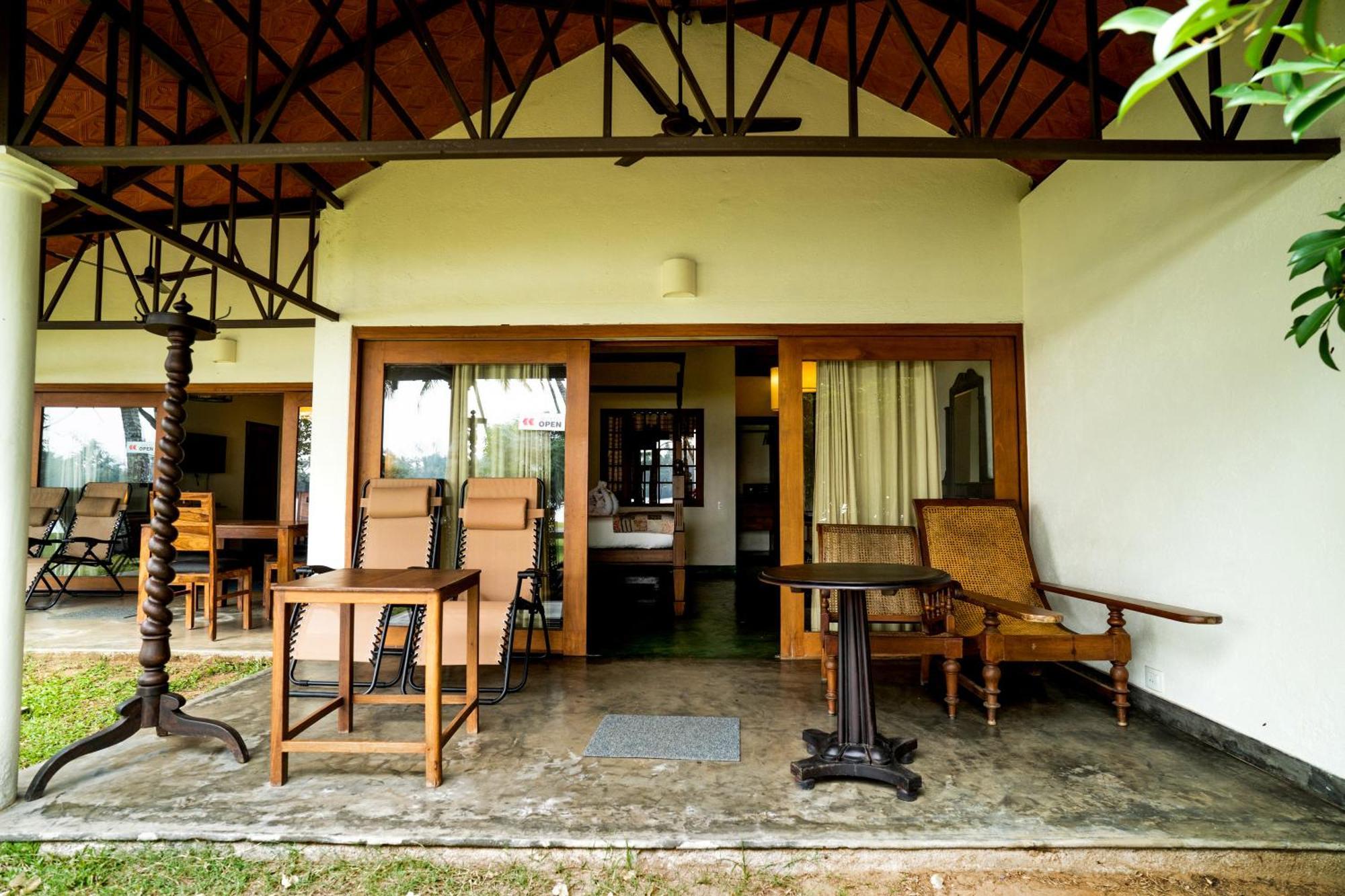 Cranganor History Cafe & Riverside Chateau North Paravur Exterior photo