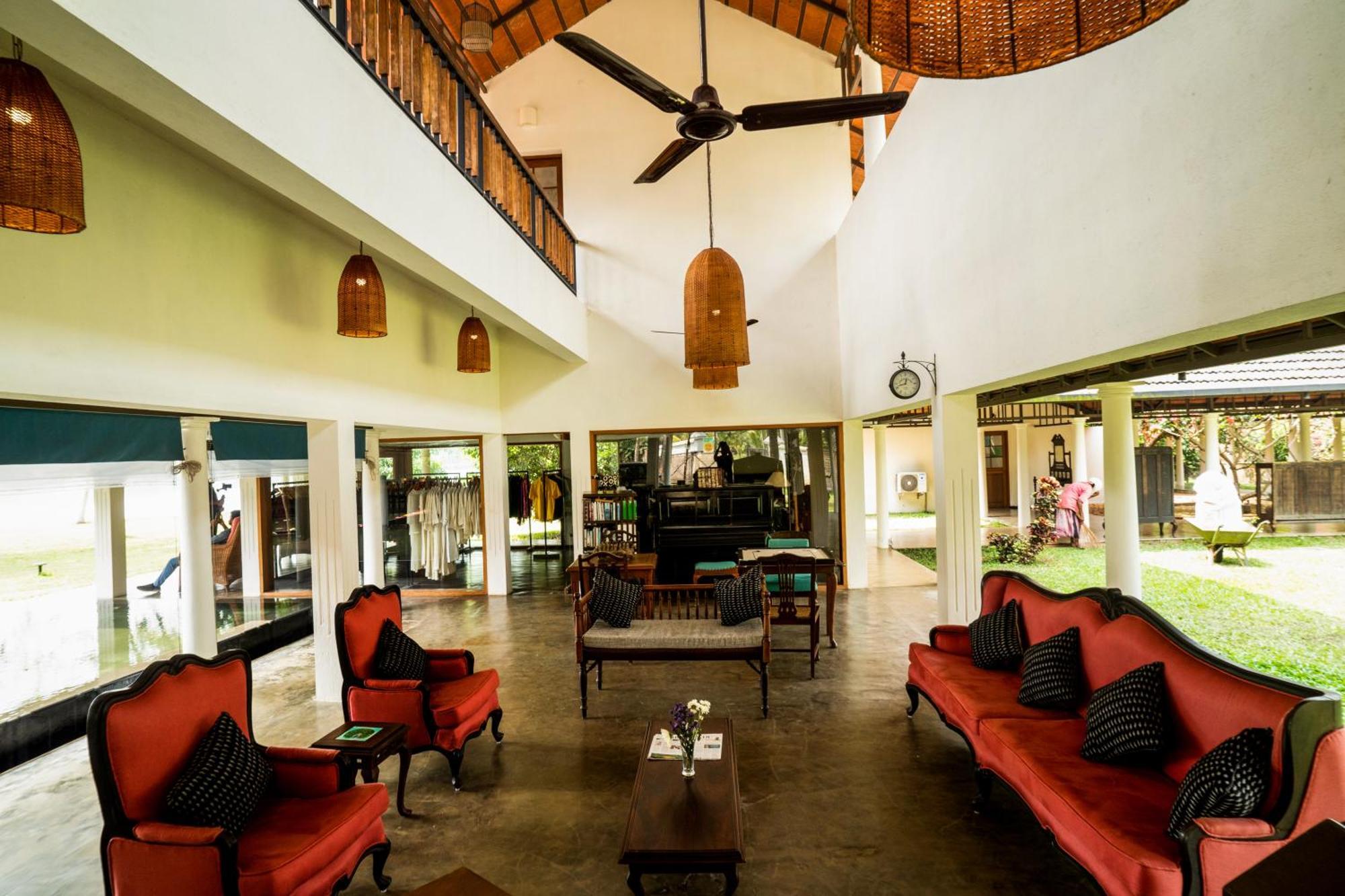 Cranganor History Cafe & Riverside Chateau North Paravur Exterior photo