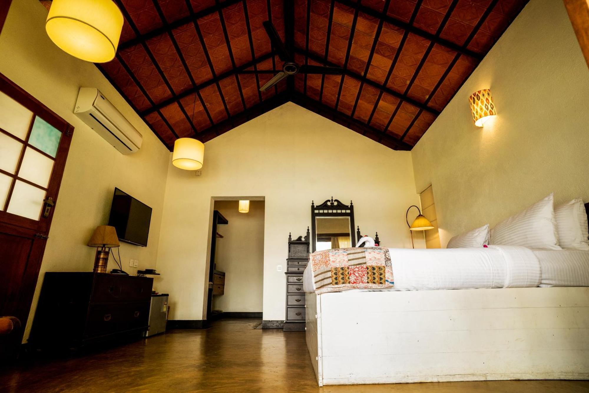 Cranganor History Cafe & Riverside Chateau North Paravur Exterior photo