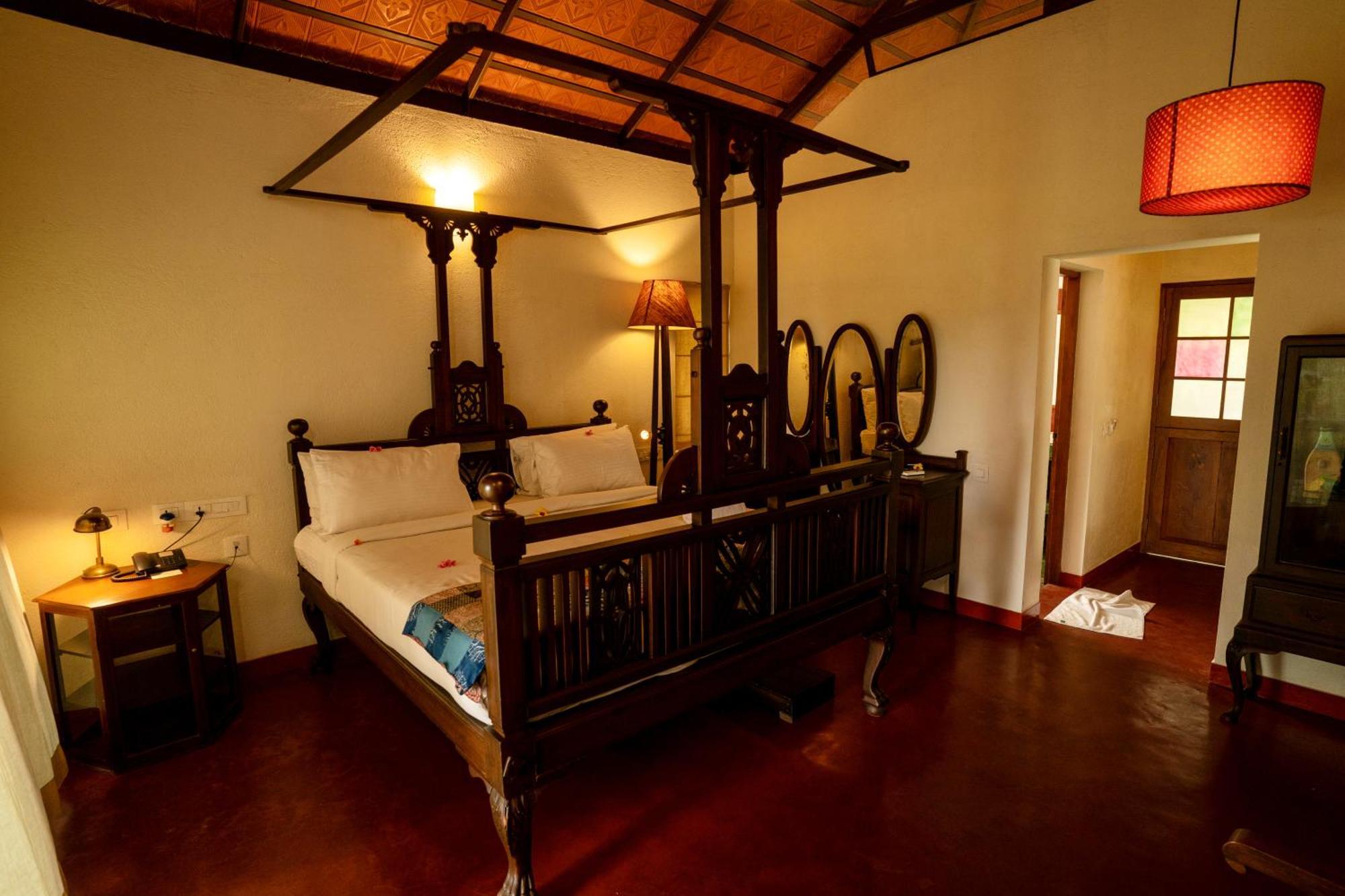 Cranganor History Cafe & Riverside Chateau North Paravur Exterior photo