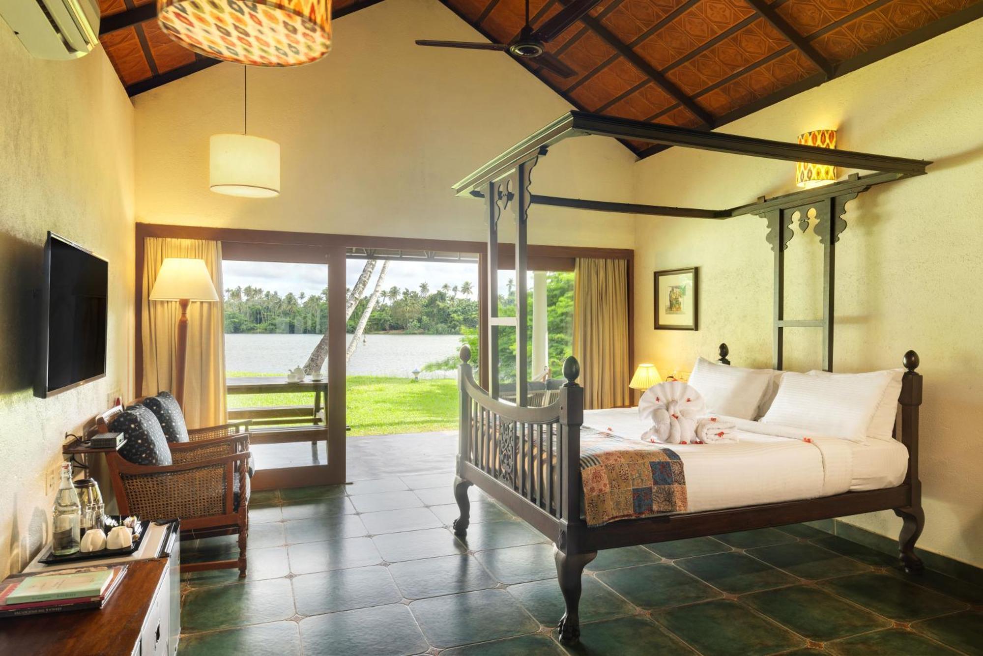 Cranganor History Cafe & Riverside Chateau North Paravur Exterior photo